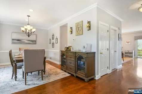11 Queens Lane Wayne NJ 07470