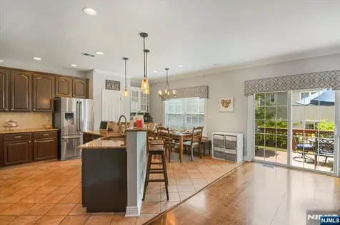 11 Queens Lane Wayne NJ 07470
