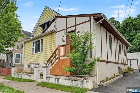 328 Hobart Avenue Haledon NJ 07508