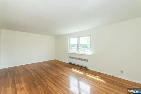 284 Claremont Avenue Verona NJ 07044