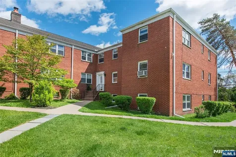 284 Claremont Avenue Verona NJ 07044