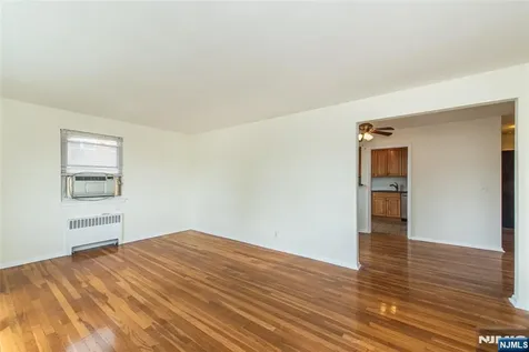 284 Claremont Avenue Verona NJ 07044