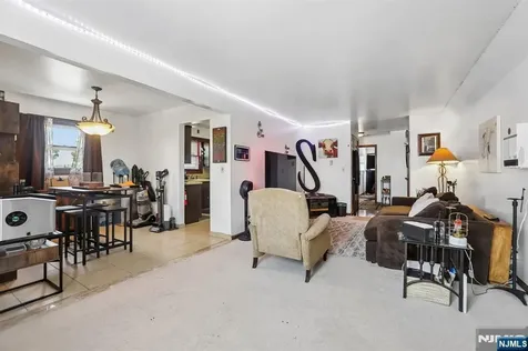 355 Chestnut Avenue South Hackensack NJ 07606