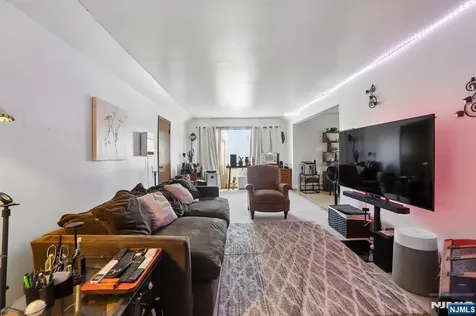 355 Chestnut Avenue South Hackensack NJ 07606