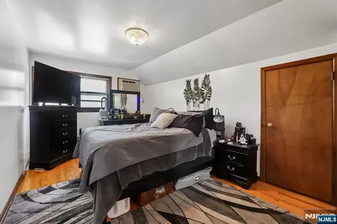 355 Chestnut Avenue South Hackensack NJ 07606