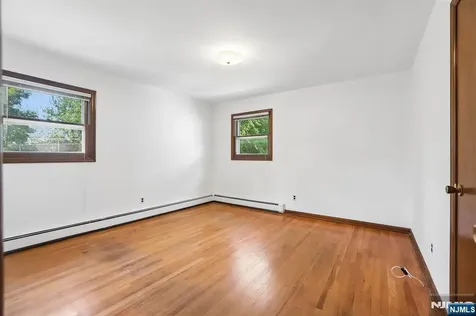 355 Chestnut Avenue South Hackensack NJ 07606