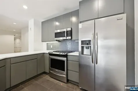 1 Executive Fort Lee NJ 07024