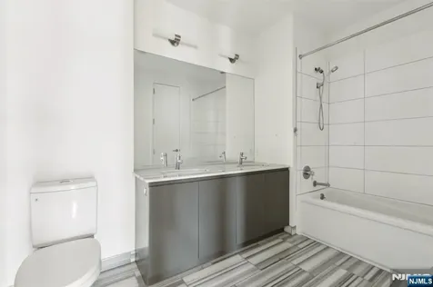 1 Executive Fort Lee NJ 07024