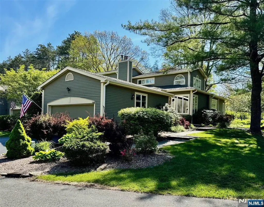 28 Old Fourth Drive Jefferson Township NJ 07438