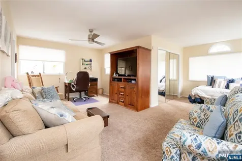 28 Old Fourth Drive Jefferson Township NJ 07438
