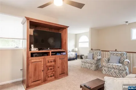 28 Old Fourth Drive Jefferson Township NJ 07438