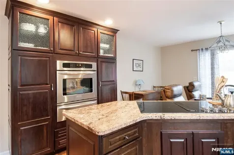 28 Old Fourth Drive Jefferson Township NJ 07438