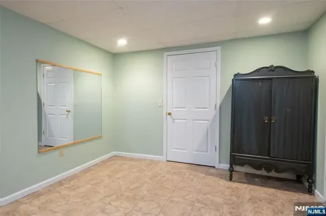 28 Old Fourth Drive Jefferson Township NJ 07438