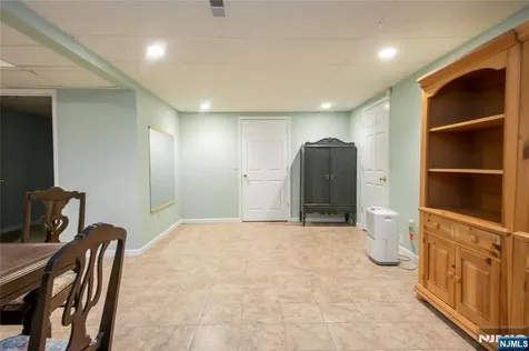28 Old Fourth Drive Jefferson Township NJ 07438
