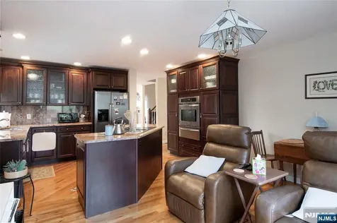 28 Old Fourth Drive Jefferson Township NJ 07438