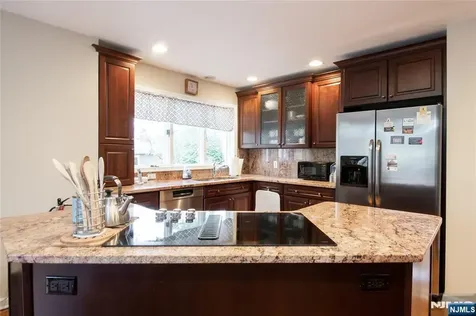 28 Old Fourth Drive Jefferson Township NJ 07438
