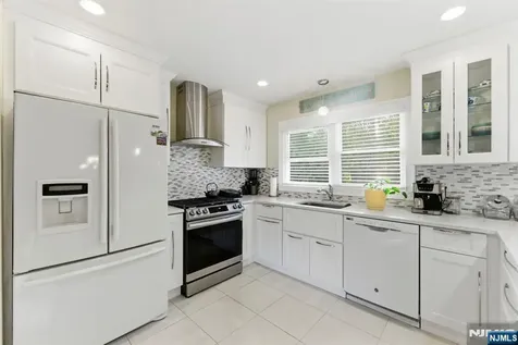 29 Albertine Place West Milford NJ 07438