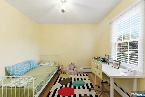 29 Albertine Place West Milford NJ 07438