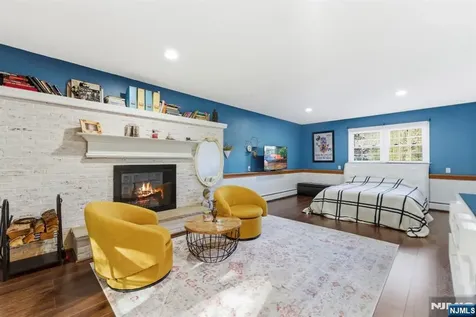29 Albertine Place West Milford NJ 07438