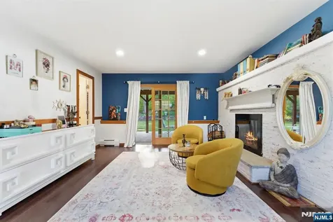 29 Albertine Place West Milford NJ 07438