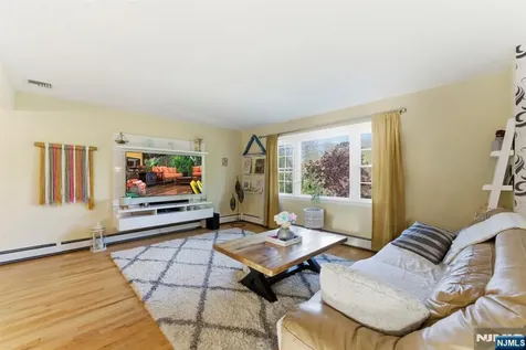 29 Albertine Place West Milford NJ 07438