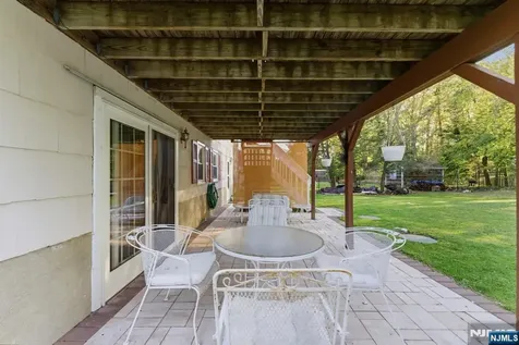 29 Albertine Place West Milford NJ 07438