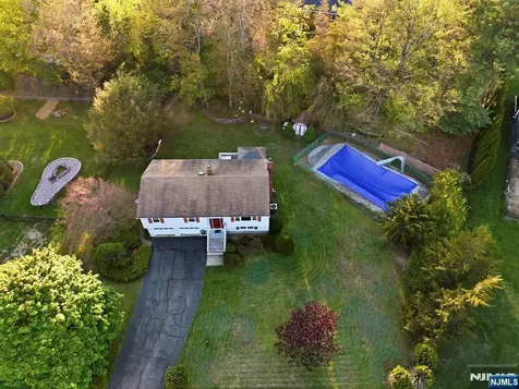 29 Albertine Place West Milford NJ 07438