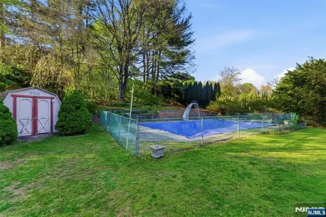 29 Albertine Place West Milford NJ 07438