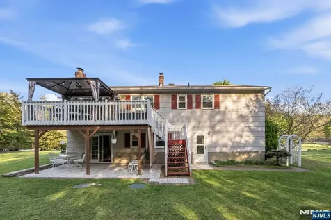 29 Albertine Place West Milford NJ 07438