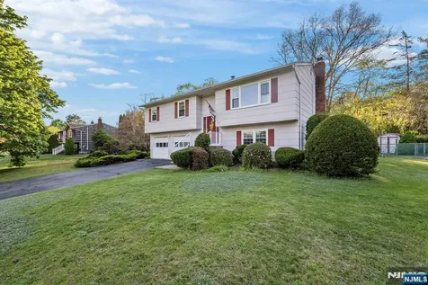 29 Albertine Place West Milford NJ 07438