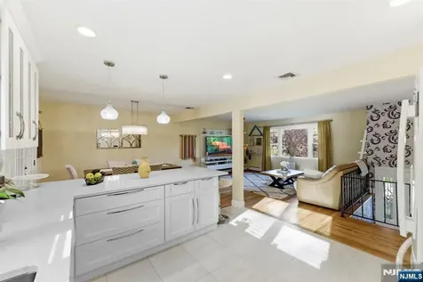 29 Albertine Place West Milford NJ 07438