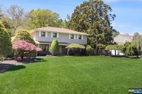 25 Maria Drive Hillsdale NJ 07642