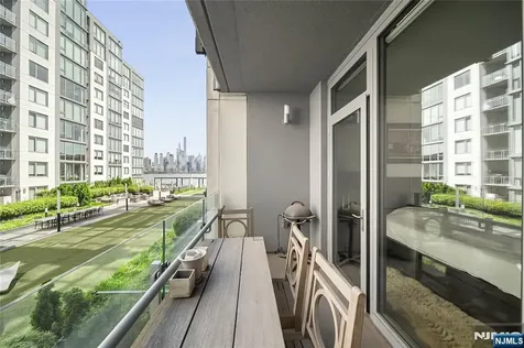 9 Ave At Port Imperial West New York NJ 07093