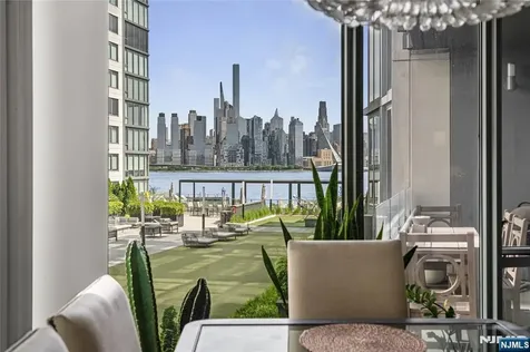 9 Ave At Port Imperial West New York NJ 07093