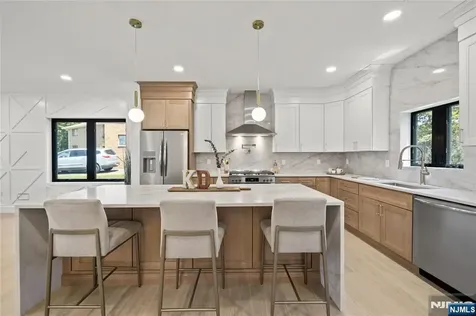 24 Richard Scott Court North Haledon NJ 07508