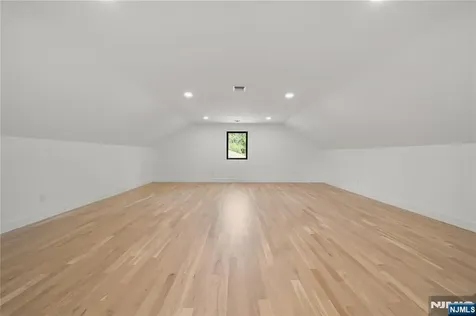24 Richard Scott Court North Haledon NJ 07508