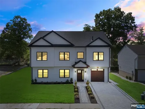 24 Richard Scott Court North Haledon NJ 07508