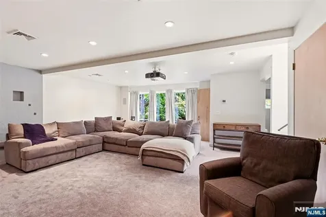 565 Green Lane River Vale NJ 07675