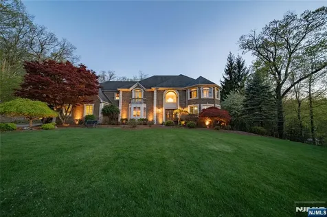 43 Walsh Drive Mahwah NJ 07430