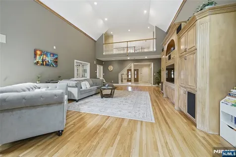 43 Walsh Drive Mahwah NJ 07430