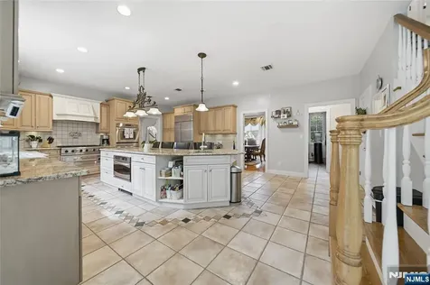 43 Walsh Drive Mahwah NJ 07430
