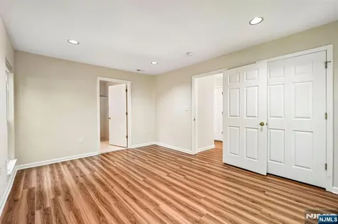 1059 Chedworth Circle Mahwah NJ 07430