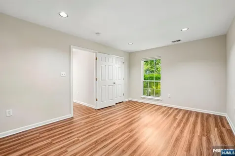 1059 Chedworth Circle Mahwah NJ 07430