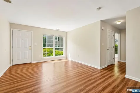 1059 Chedworth Circle Mahwah NJ 07430