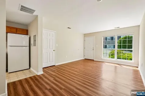 1059 Chedworth Circle Mahwah NJ 07430