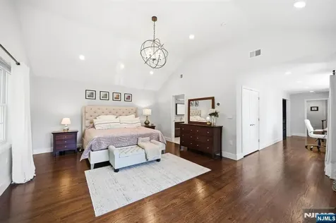 3 Orient Way Caldwell NJ 07006