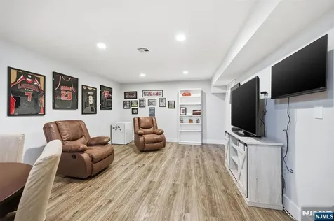 3 Orient Way Caldwell NJ 07006