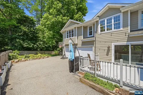 3 Orient Way Caldwell NJ 07006