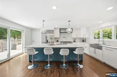 3 Orient Way Caldwell NJ 07006