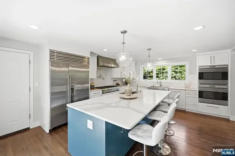 3 Orient Way Caldwell NJ 07006